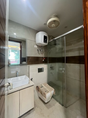 Kitchen in 4 BHK Builder Floor at DLF City Gurgaon, Sector 26a – for Rent