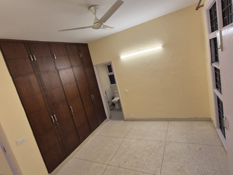 Room, unitech-south-city-ii 3 Bedroom 2000 Sq.Ft. Builder Floor In Sector 50 Gurgaon 8938449