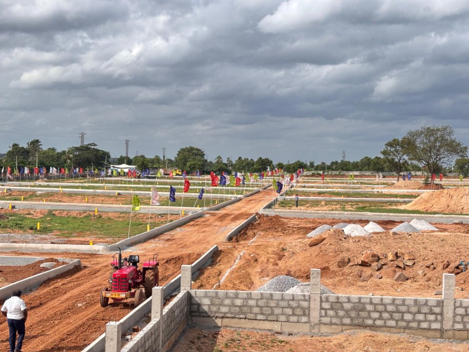 Plot For Sale in Surakshaa Elite