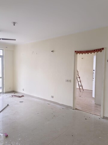 Room in 3 BHK Apartment at Pareena The Elite Residences, Sector 99 – for Rent