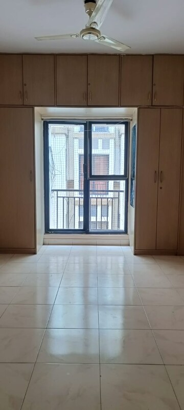 Room in 2.5 BHK Apartment at Renaissance Prospero, Hebbal – for Rent
