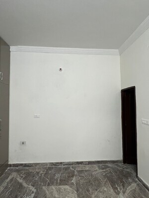 Room in 6+ BHK Independent House at Ambala Highway – for Sale