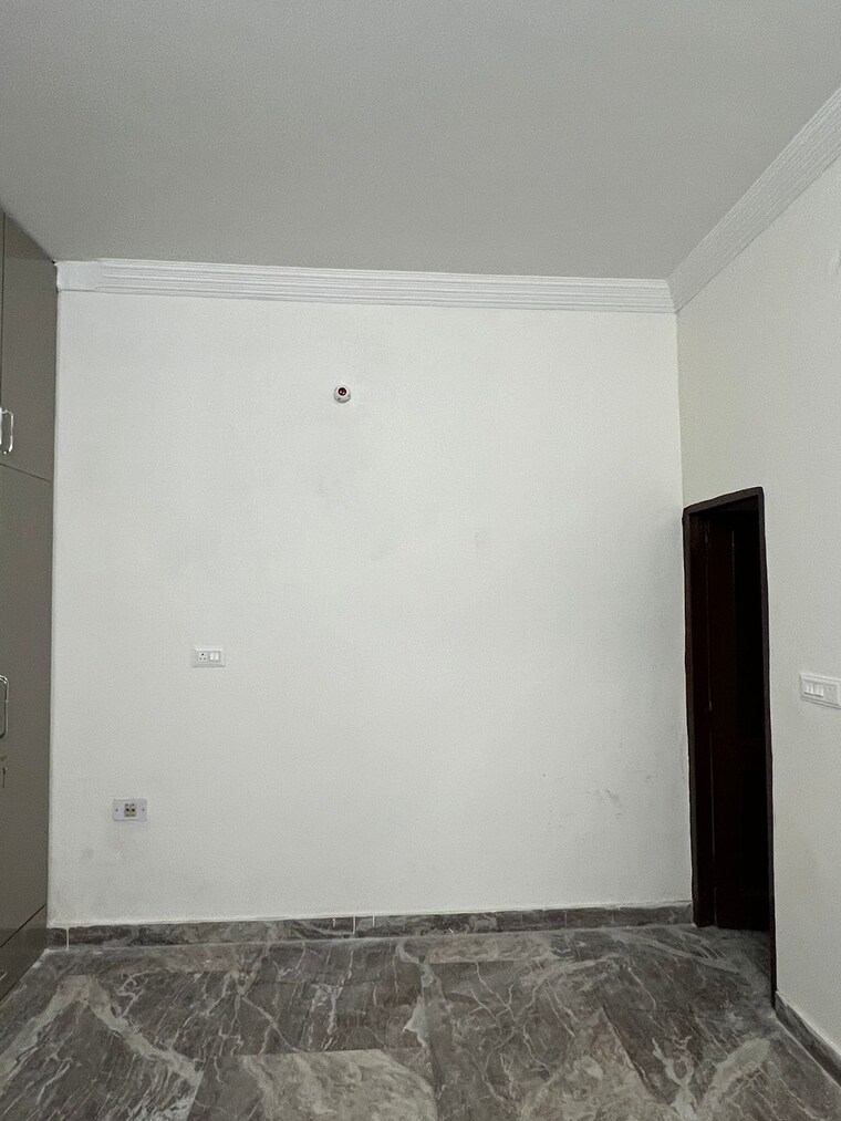 Room, ambala highway 6+ Bedroom 2200 Sq.Ft. Independent House In Ambala Highway Zirakpur 9008264