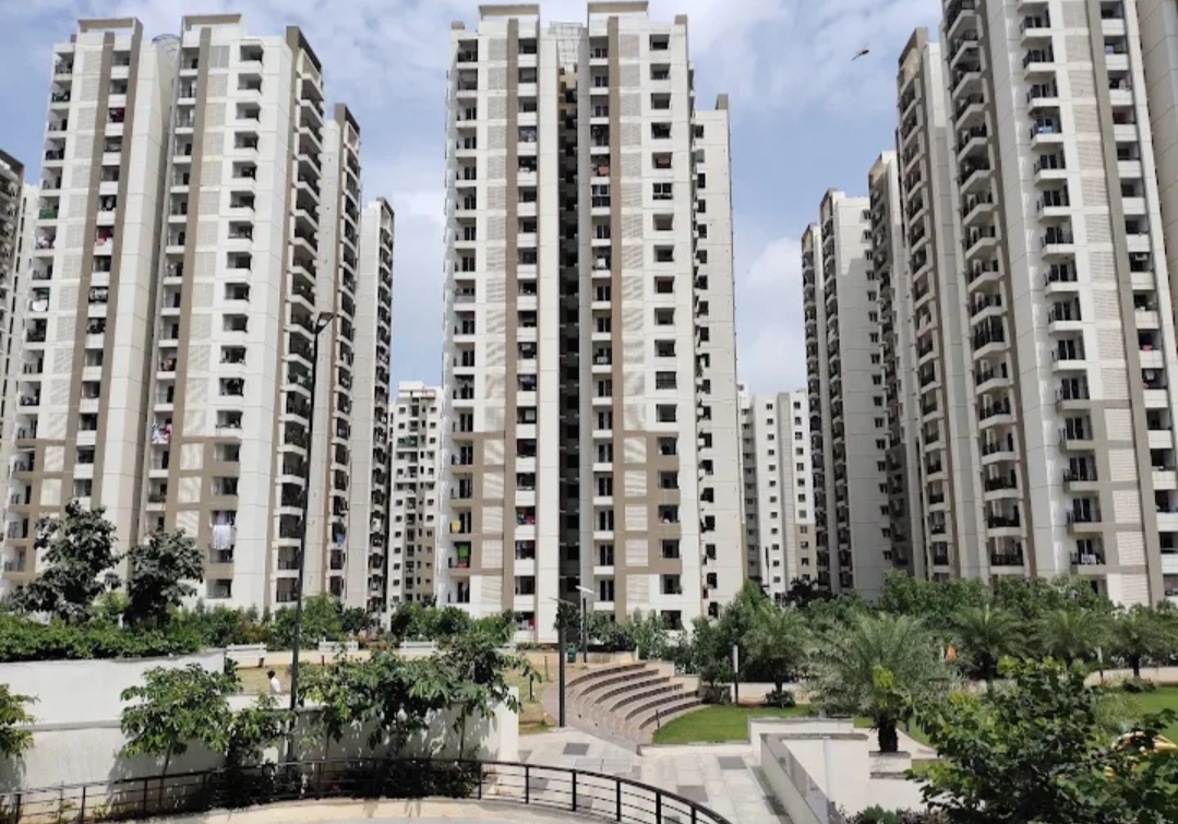 3 BHK 1560 Sq.Ft. Apartment in Cybercity Rainbow Vistas Rock Gardens