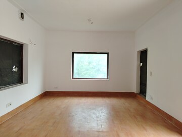 Room in 5 BHK Apartment at RWA Hauz Khas Block C 5, Hauz Khas – for Rent
