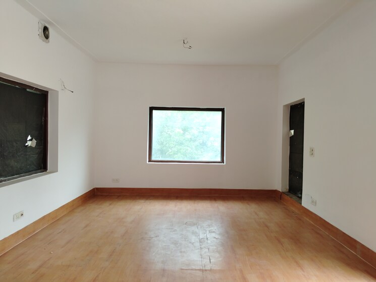 Room, rwa-hauz-khas-block-c-5 5 Bedroom 6000 Sq.Ft. Apartment In Hauz Khas Delhi 9008199