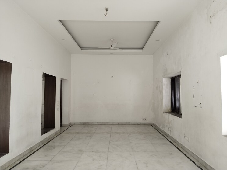 Room, rwa-hauz-khas-block-c-5 5 Bedroom 6000 Sq.Ft. Apartment In Hauz Khas Delhi 9008199