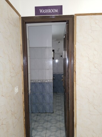 Bathroom in 5 BHK Apartment at RWA Hauz Khas Block C 5, Hauz Khas – for Rent