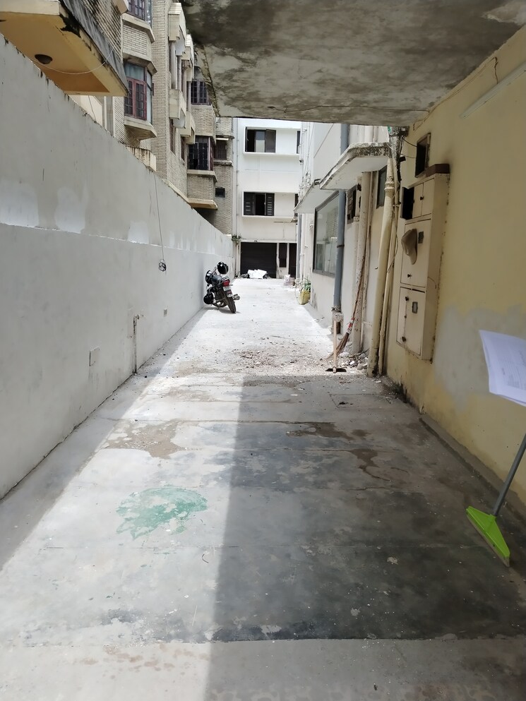 Balcony, rwa-hauz-khas-block-c-5 5 Bedroom 6000 Sq.Ft. Apartment In Hauz Khas Delhi 9008199