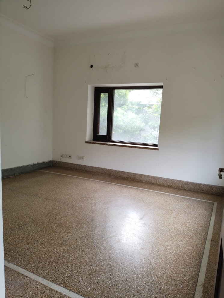 Room, rwa-hauz-khas-block-c-5 5 Bedroom 6000 Sq.Ft. Apartment In Hauz Khas Delhi 9008199