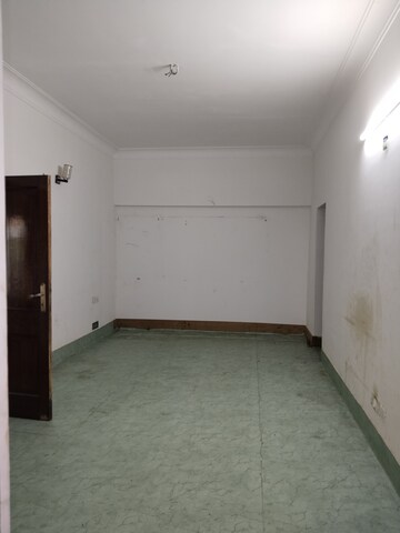 Room in 5 BHK Apartment at RWA Hauz Khas Block C 5, Hauz Khas – for Rent