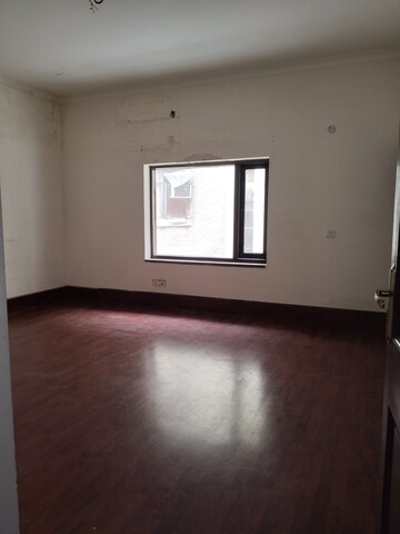 Room in 5 BHK Apartment at RWA Hauz Khas Block C 5, Hauz Khas – for Rent