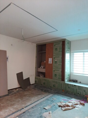 Room in 3 BHK Apartment at Rajapushpa Eterna, Nanakramguda – for Rent