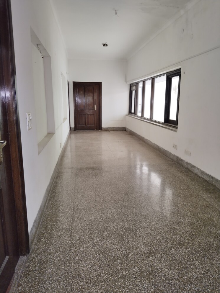 Room, rwa-hauz-khas-block-c-5 5 Bedroom 6000 Sq.Ft. Apartment In Hauz Khas Delhi 9008199