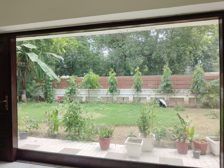 Garden, rwa-hauz-khas-block-c-5 5 Bedroom 6000 Sq.Ft. Apartment In Hauz Khas Delhi 9008199