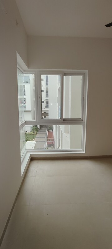 Room in 2 BHK Apartment at Casagrand Boulevard, Hennur Road – for Rent