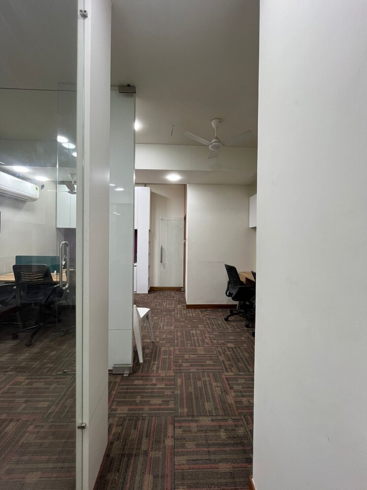 Bathroom, venus-benecia Commercial Office Space 711 Sq.Ft. In Bodakdev Ahmedabad 9008215