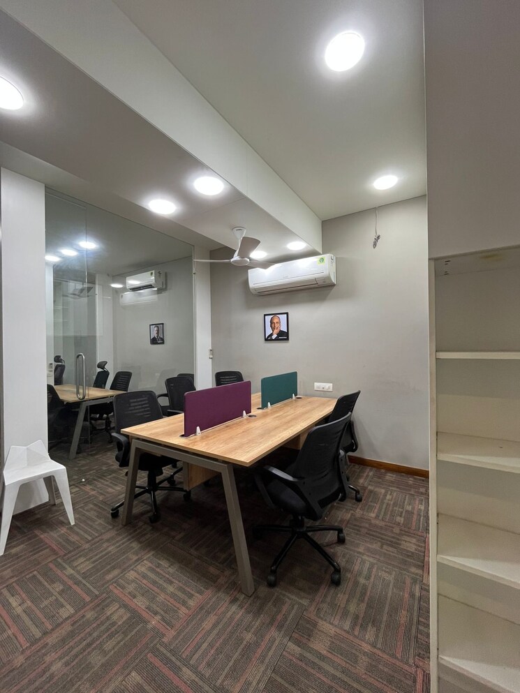 Team Area, venus-benecia Commercial Office Space 711 Sq.Ft. In Bodakdev Ahmedabad 9008215