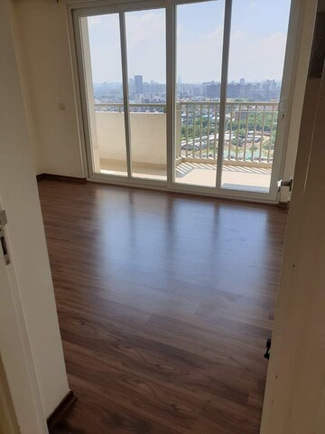 Room in 2 BHK Apartment at Emaar The Palm Drive-Palm Studios, Sector 66 – for Rent