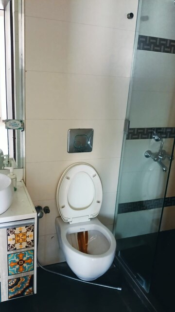 Attached Bathroom in 2.5 BHK Apartment at Parel – for Sale