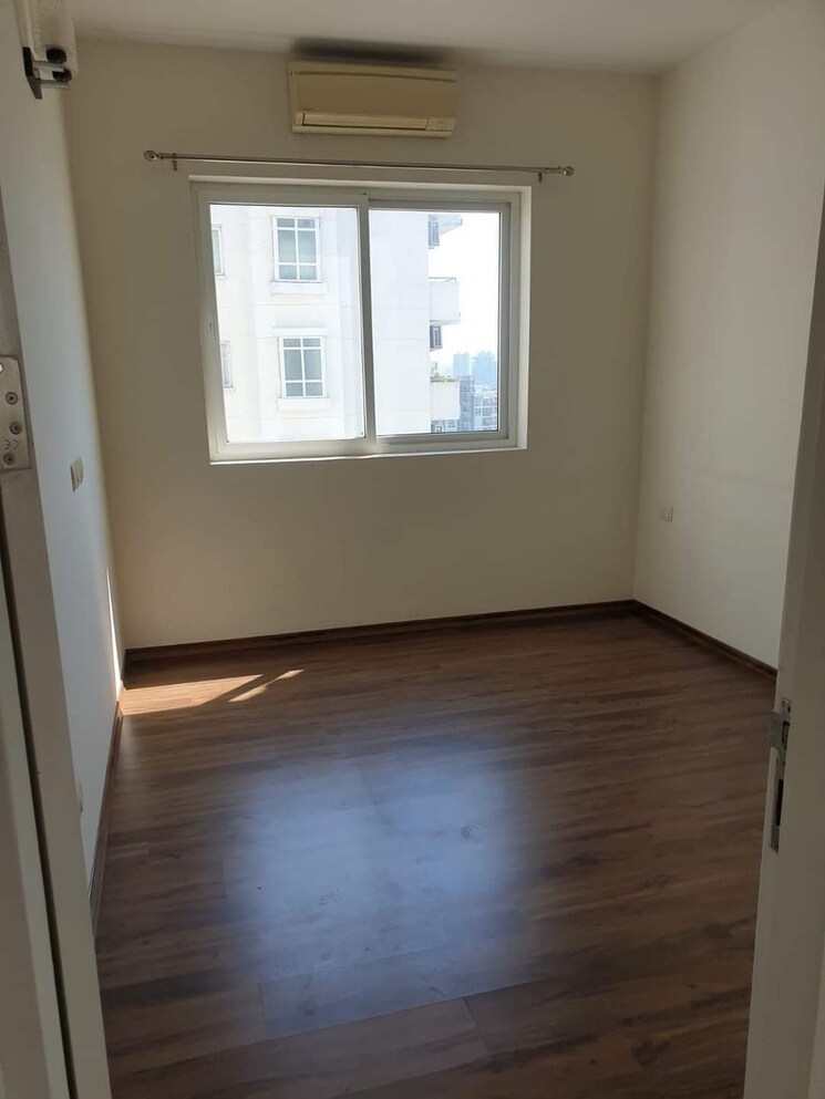 Room, emaar-the-palm-drive-palm-studios 3 Bedroom 1950 Sq.Ft. Apartment In Sector 66 Gurgaon 9008330