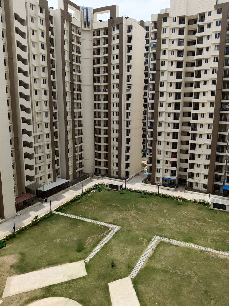 Balcony, saviour-park 3 Bedroom 1525 Sq.Ft. Apartment In Mohan Nagar Ghaziabad 9008370