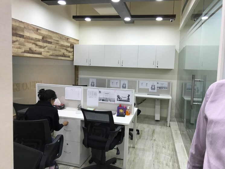 Team Area, jmd-galleria Commercial Office Space 1100 Sq.Ft. In Sector 48 Gurgaon 9008425