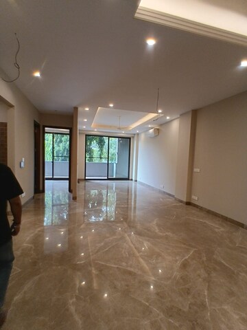 Room in 3.5 BHK Apartment at Greater Kailash ii – for Rent