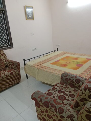 Bedroom in 1 BHK Builder Floor at Santacruz West – for Rent