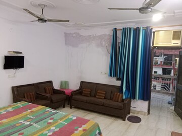 Living Room in 1 BHK Builder Floor at Santacruz West – for Rent