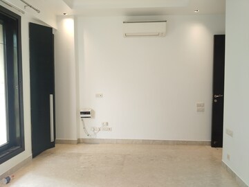Room in 4 BHK Apartment at Boutique Residential Apartments D-6 4, Vasant Vihar – for Rent