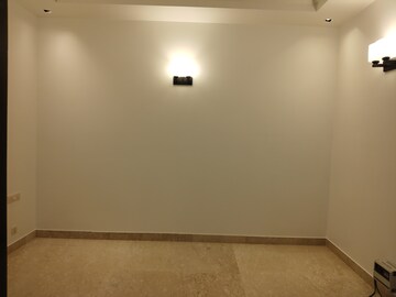 Room in 4 BHK Apartment at Boutique Residential Apartments D-6 4, Vasant Vihar – for Rent