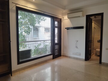 Room in 4 BHK Apartment at Boutique Residential Apartments D-6 4, Vasant Vihar – for Rent
