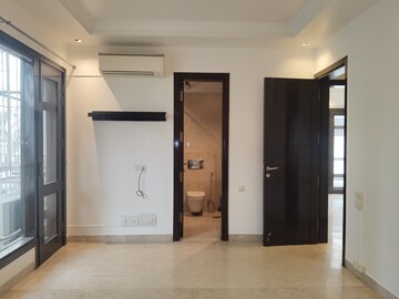 Room in 4 BHK Apartment at Boutique Residential Apartments D-6 4, Vasant Vihar – for Rent