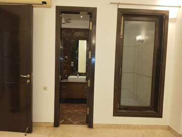 Building Lobby in 4 BHK Apartment at Boutique Residential Apartments D-6 4, Vasant Vihar – for Rent