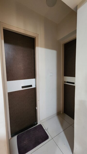Room in 4 BHK Apartment at Pacifica Reflections, Near Nirma University On Sg Highway – for Rent