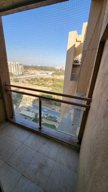 Furnished Amenities in 4 BHK Apartment at Pacifica Reflections, Near Nirma University On Sg Highway – for Rent