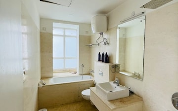3.5 BHK Apartment For Rent in Unitech Uniworld Gardens, Sector 47