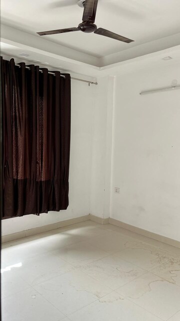 Room in 2 BHK Builder Floor at Saket – for Rent