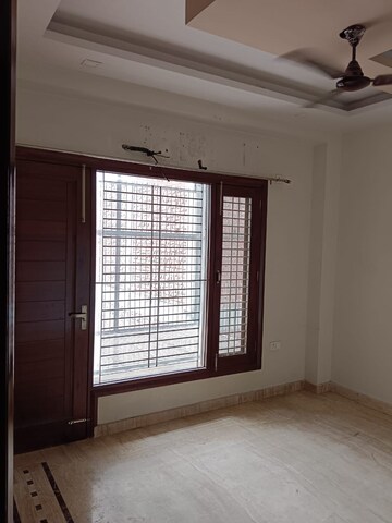 Room in 2 BHK Builder Floor at RWA Apartments Sector 108, Sector 108 – for Rent
