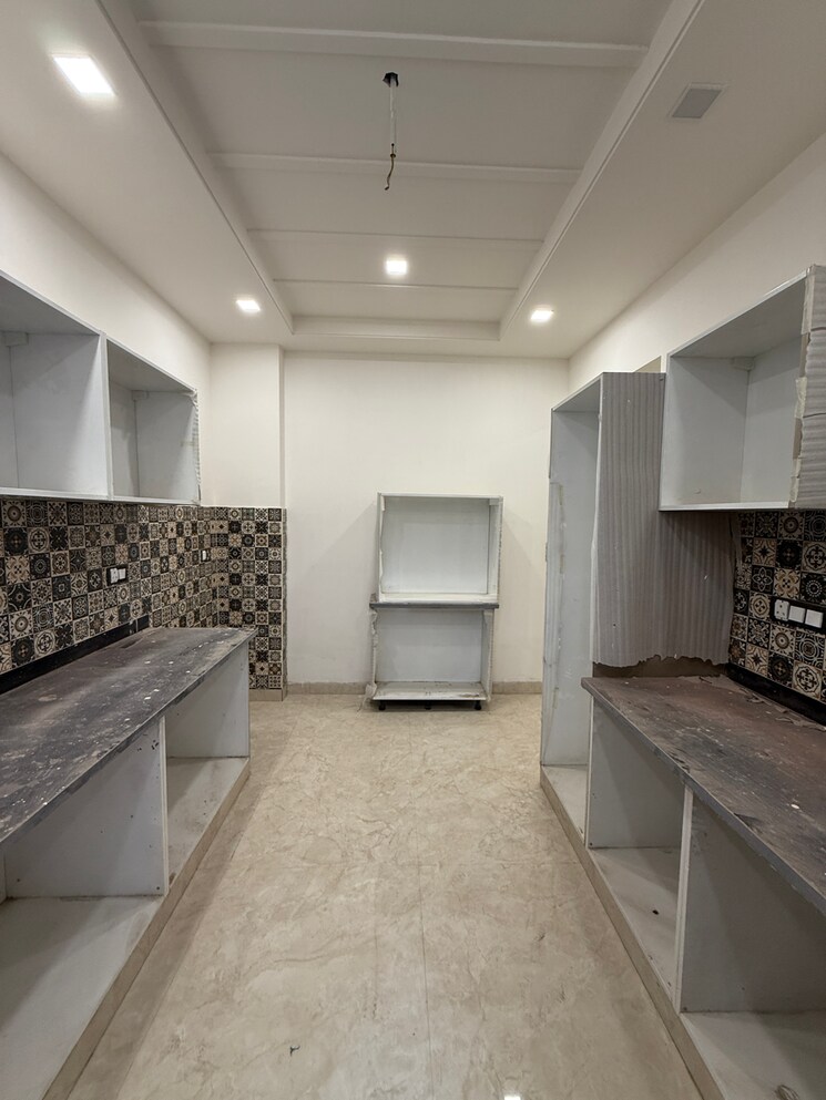 Kitchen, sector 28 3 Bedroom 250 Sq.Yd. Builder Floor In Sector 28 Faridabad 9008552