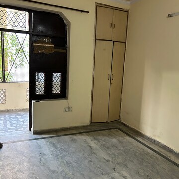 Room in 2 BHK Apartment at Ashoka Enclave Faridabad, Sector 34 – for Rent