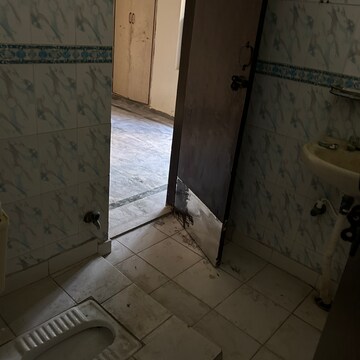 Bathroom in 2 BHK Apartment at Ashoka Enclave Faridabad, Sector 34 – for Rent