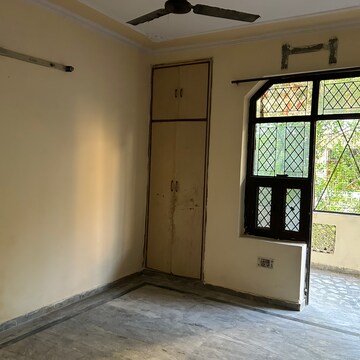 Room in 2 BHK Apartment at Ashoka Enclave Faridabad, Sector 34 – for Rent