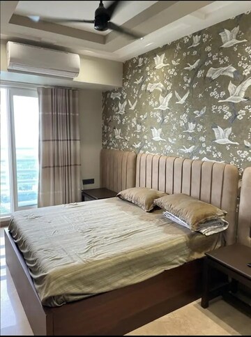 Bedroom in 3 BHK Apartment at Andheri West – for Rent