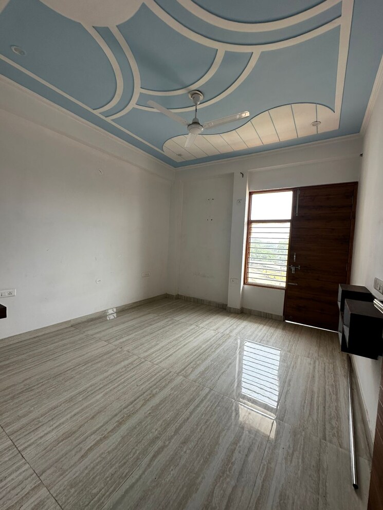 Room, sector 52 2 Bedroom 1500 Sq.Ft. Builder Floor In Sector 52 Gurgaon 9008639