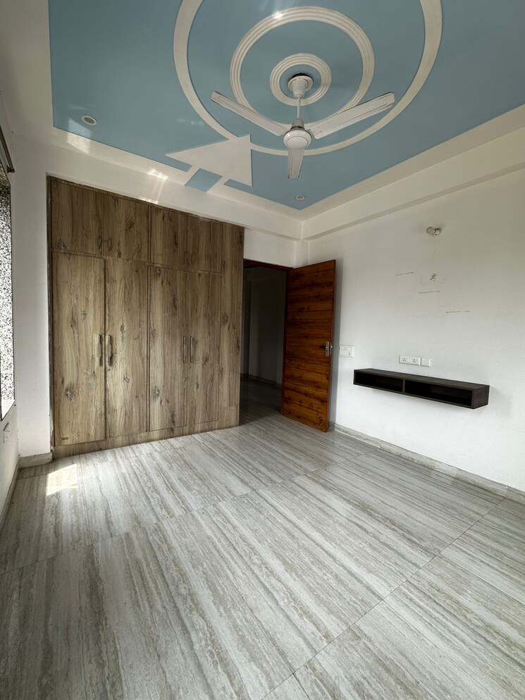 Room, sector 52 2 Bedroom 1500 Sq.Ft. Builder Floor In Sector 52 Gurgaon 9008639