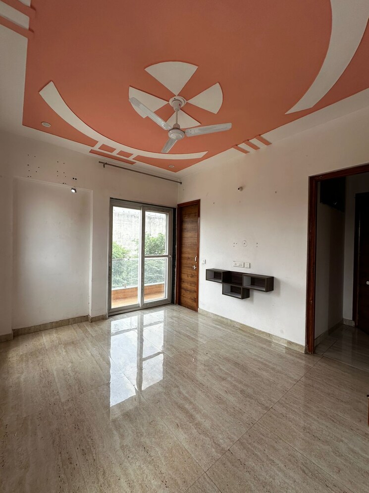 Room, sector 52 2 Bedroom 1500 Sq.Ft. Builder Floor In Sector 52 Gurgaon 9008639