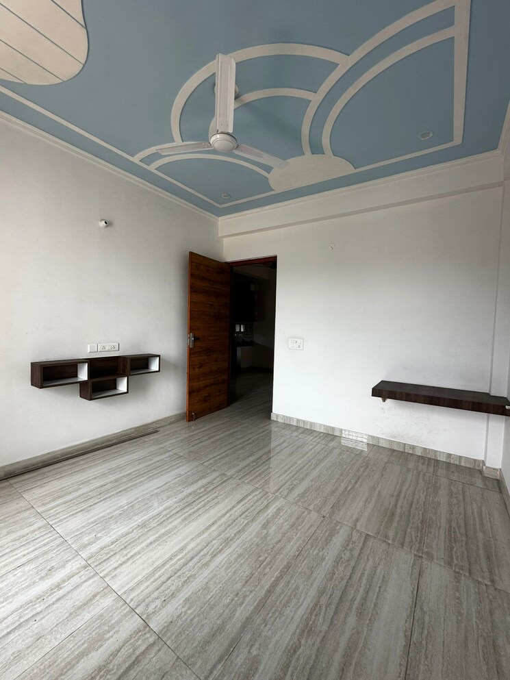 Room, sector 52 2 Bedroom 1500 Sq.Ft. Builder Floor In Sector 52 Gurgaon 9008639