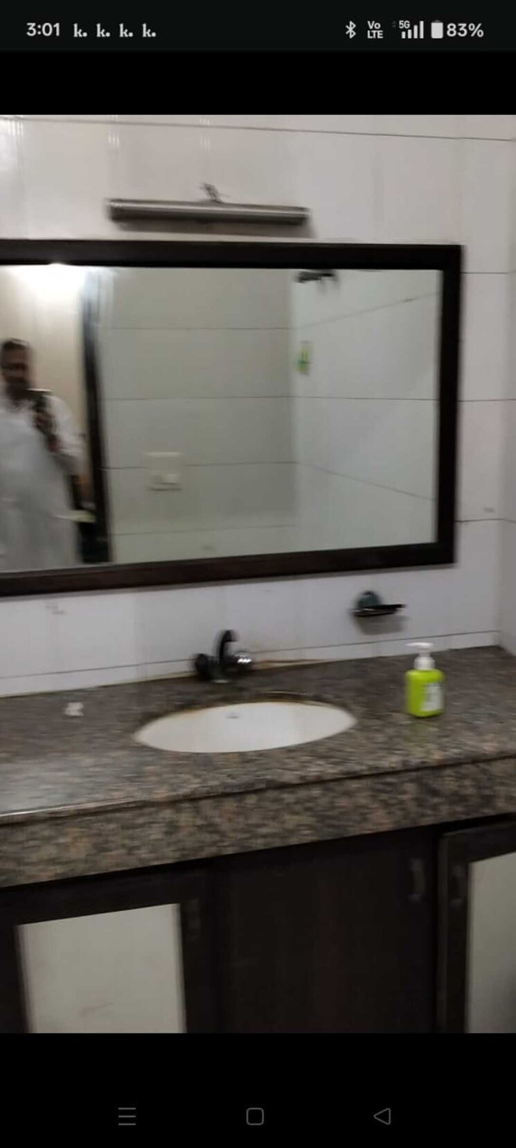 Bathroom, sector 52 6+ Bedroom 450 Sq.Mt. Independent House In Sector 52 Noida 9008538